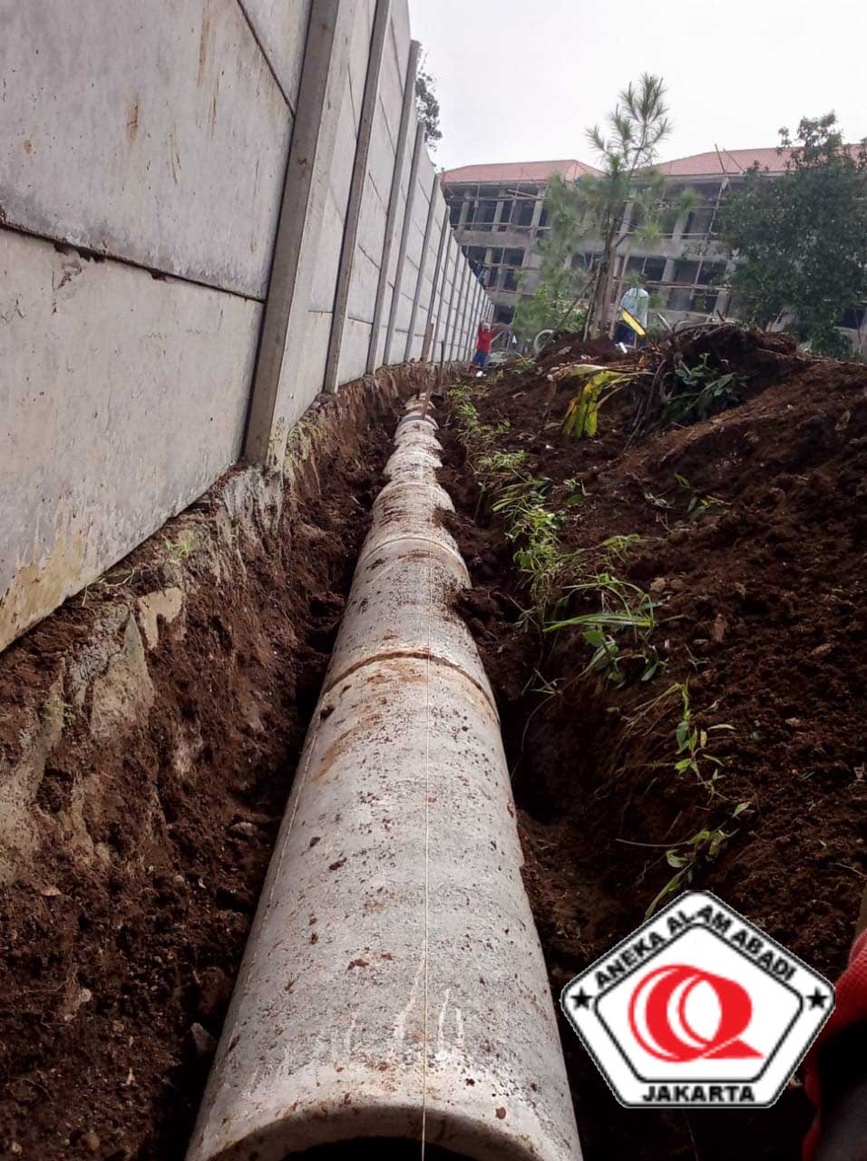 PEMASANGAN SALURAN MENGGUNAKAN BUIS BETON